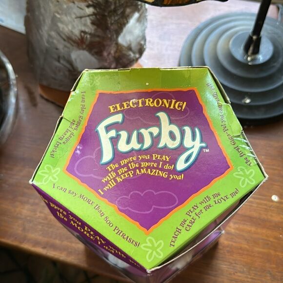 Vintage Rare 1998 Original FURBY Model 70-800 Tiger Electronics in Box - Picture 6 of 6